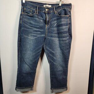 Signature Gold by Levi Strauss Mid Rise Capri. Size 14 waist 32